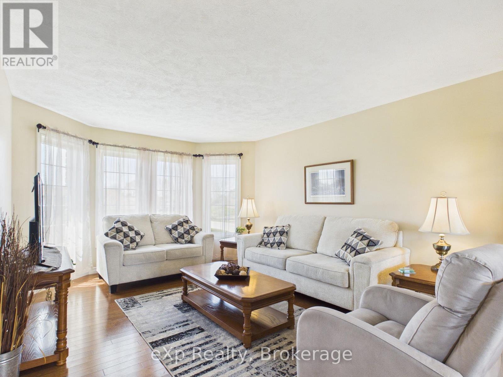 241 17th Avenue, Hanover, Ontario  N4N 3V4 - Photo 5 - X13087866