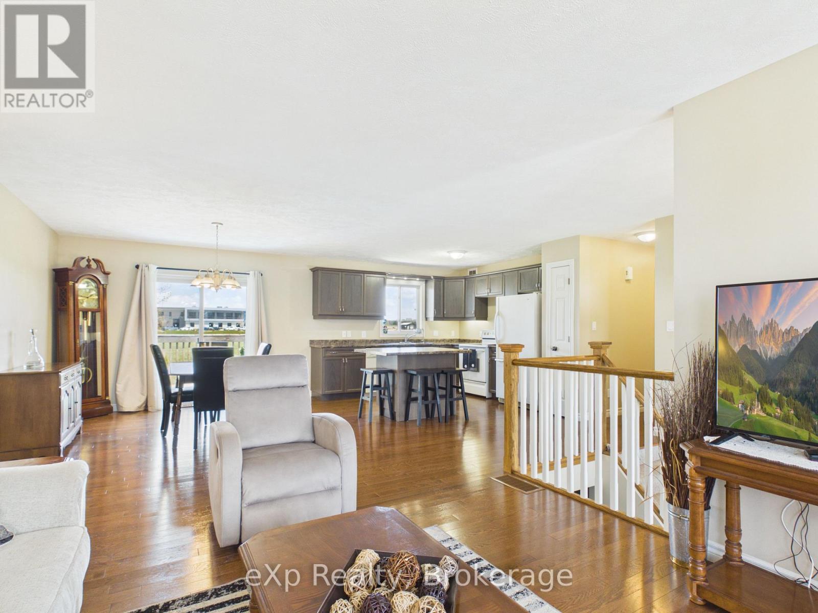 241 17th Avenue, Hanover, Ontario  N4N 3V4 - Photo 6 - X13087866