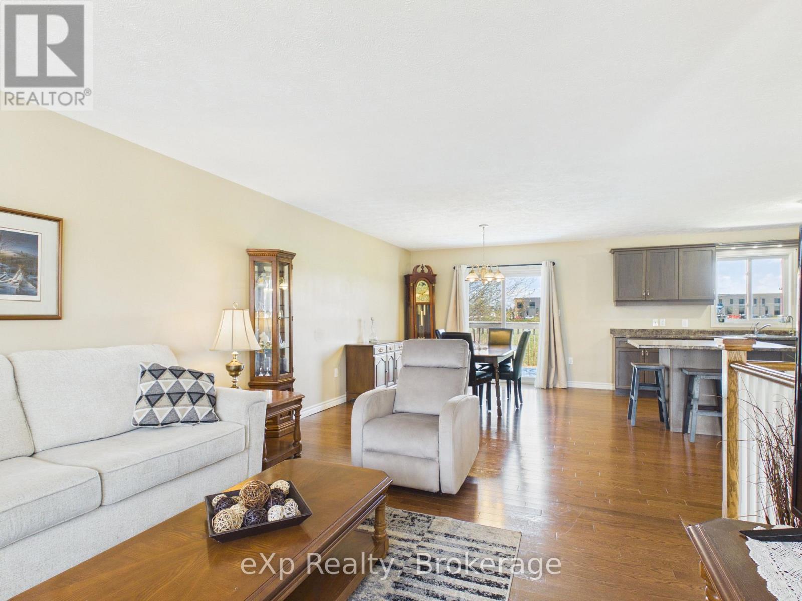 241 17th Avenue, Hanover, Ontario  N4N 3V4 - Photo 7 - X13087866