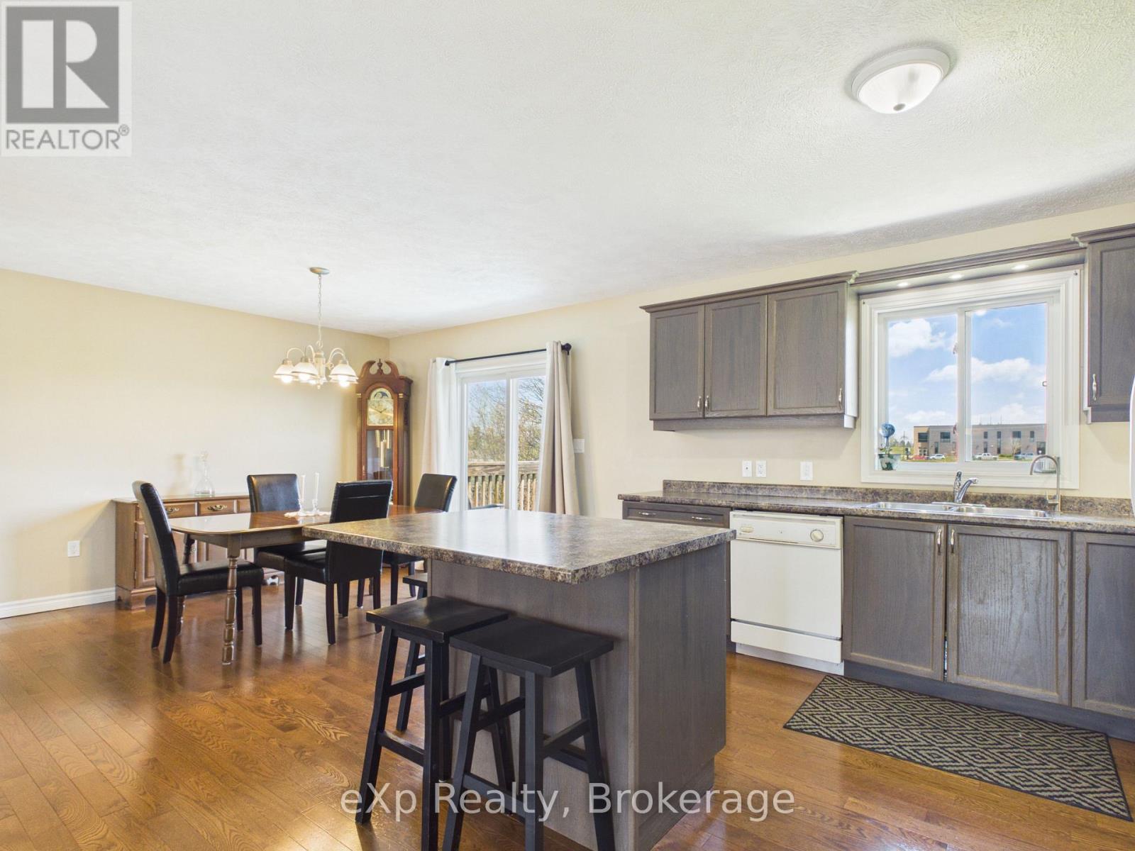 241 17th Avenue, Hanover, Ontario  N4N 3V4 - Photo 9 - X13087866