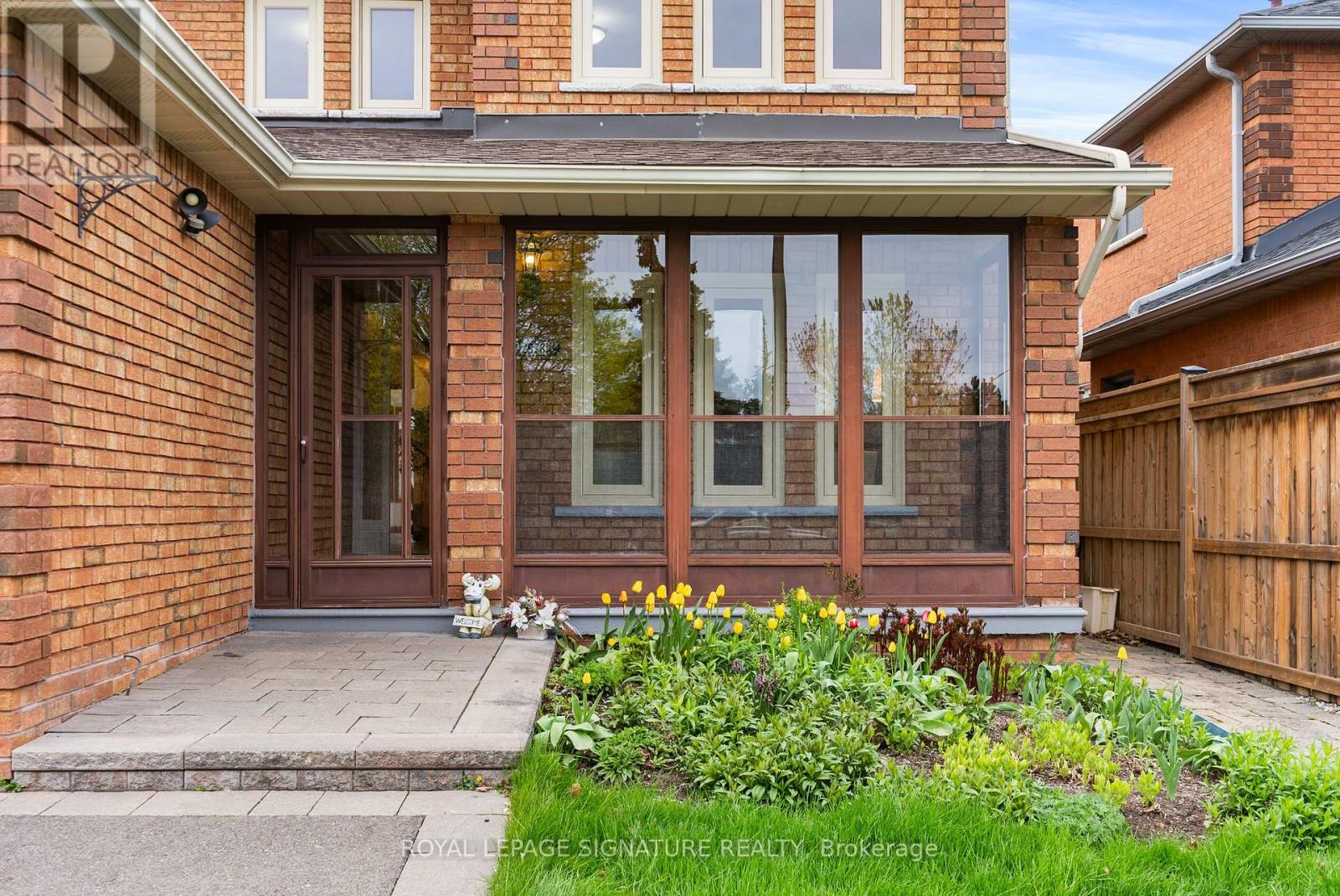 2978 Pettigrew Crescent, Mississauga, Ontario  L5L 4W6 - Photo 3 - W13087506