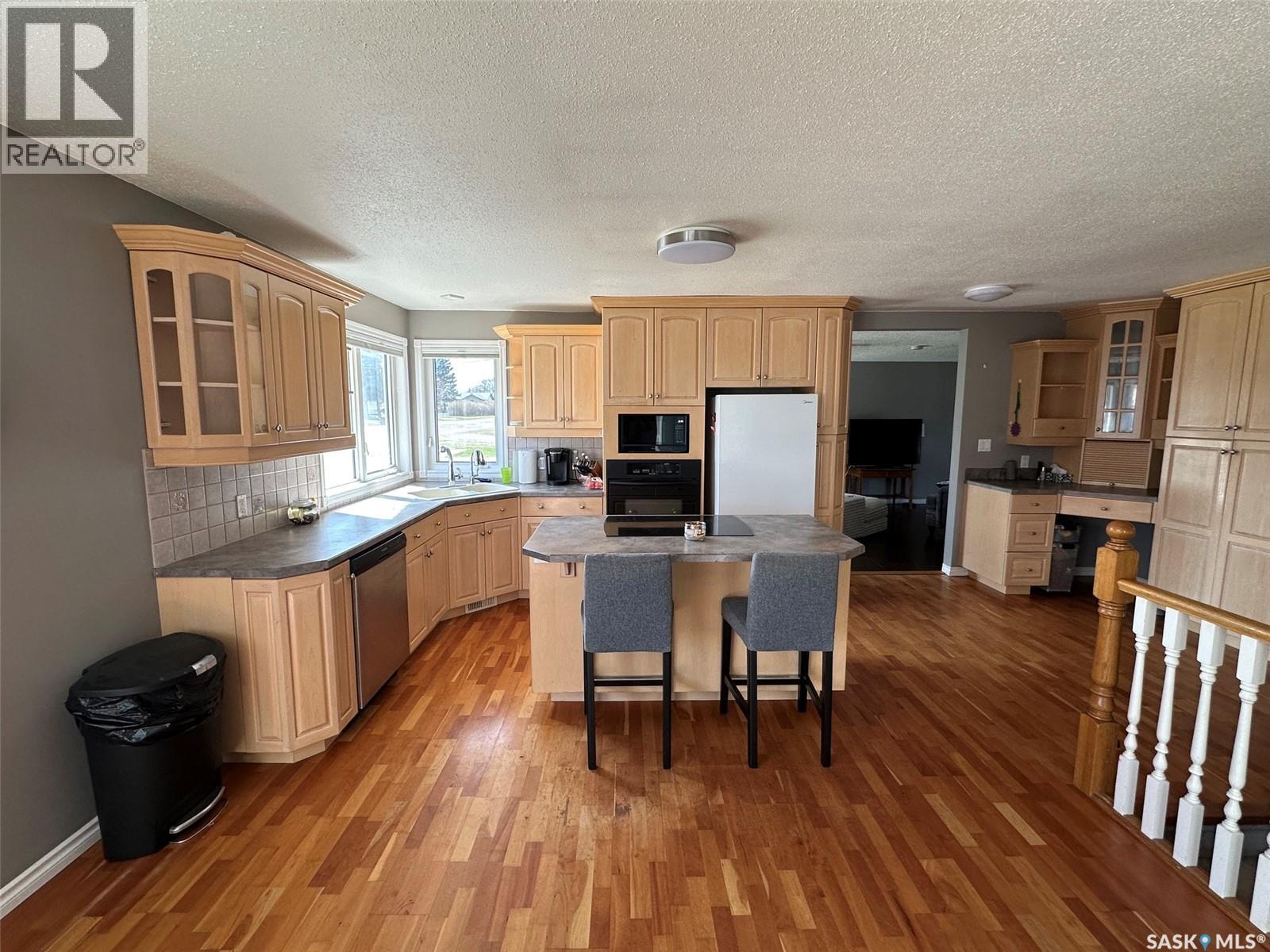 1114 Herbert Avenue, Herbert, Saskatchewan  S0H 2A0 - Photo 11 - SK035012