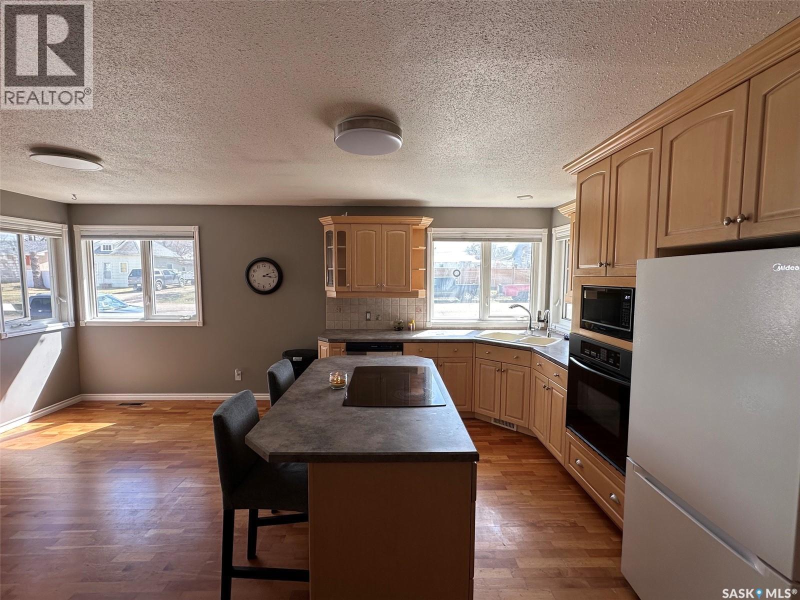 1114 Herbert Avenue, Herbert, Saskatchewan  S0H 2A0 - Photo 12 - SK035012