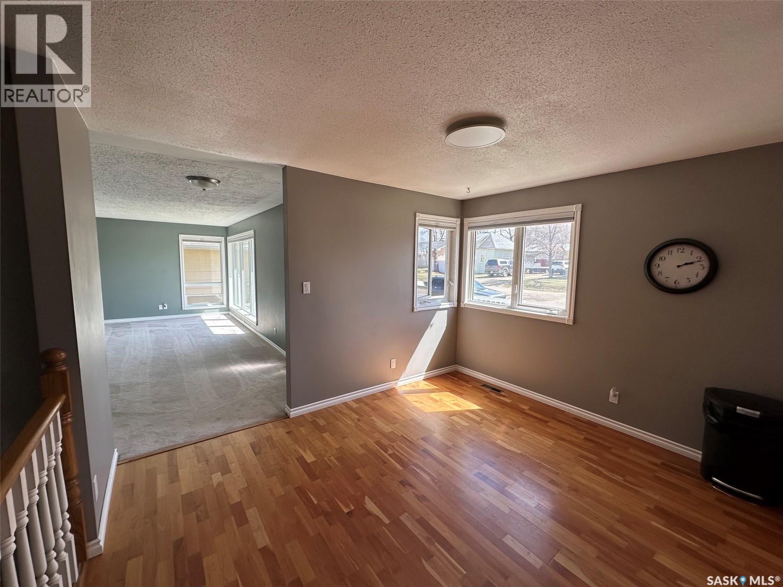 1114 Herbert Avenue, Herbert, Saskatchewan  S0H 2A0 - Photo 13 - SK035012