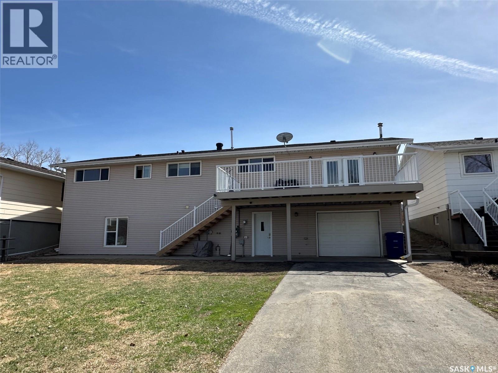 1114 Herbert Avenue, Herbert, Saskatchewan  S0H 2A0 - Photo 3 - SK035012