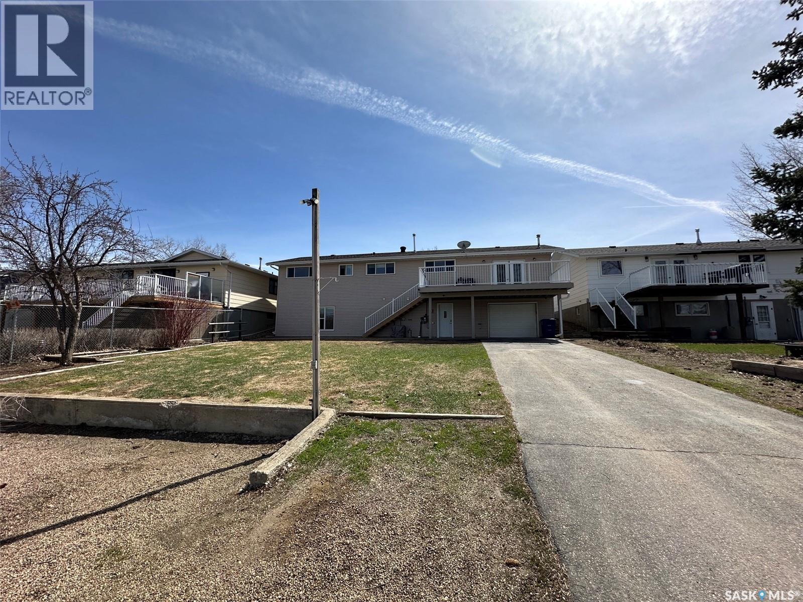 1114 Herbert Avenue, Herbert, Saskatchewan  S0H 2A0 - Photo 4 - SK035012