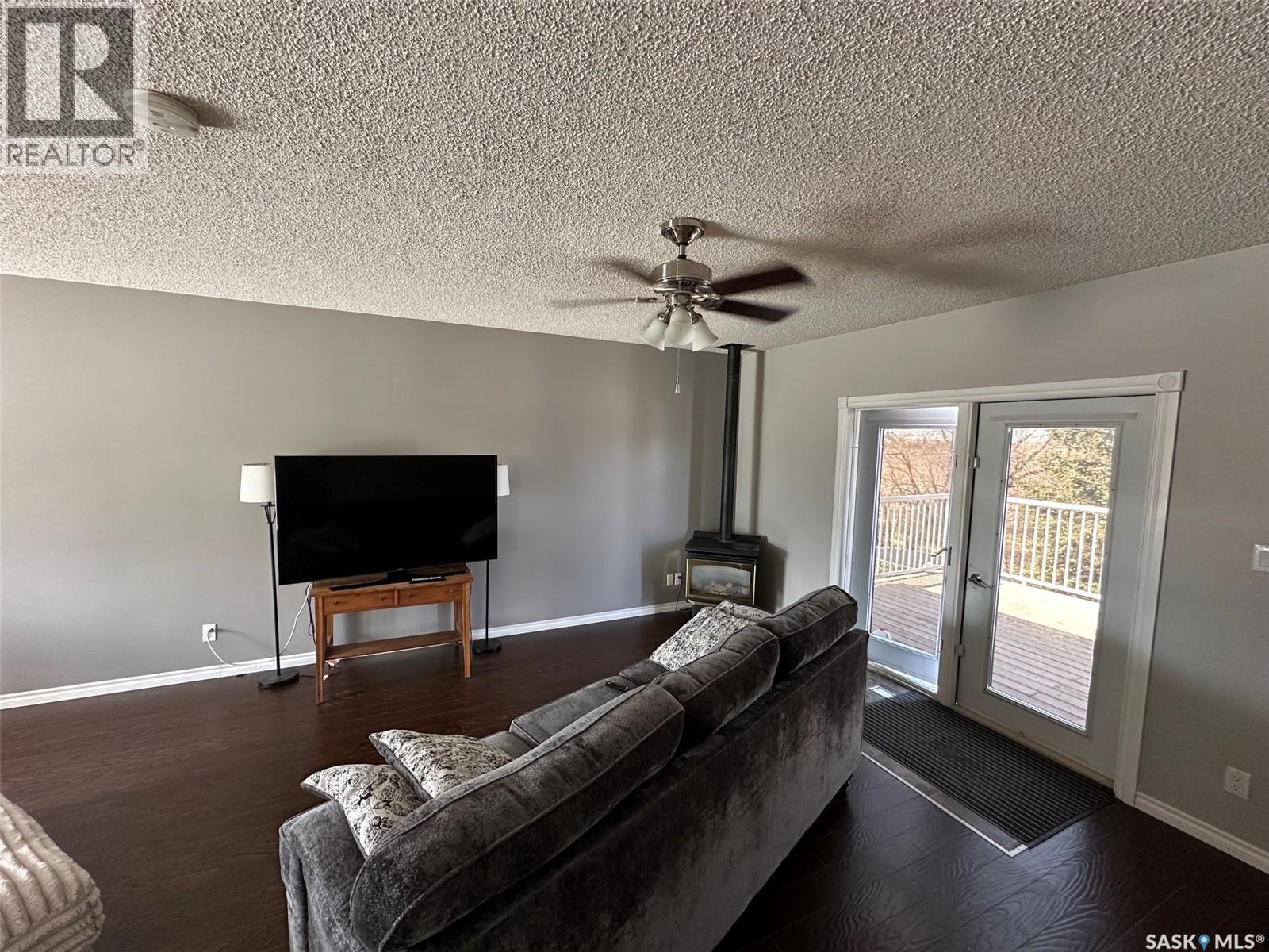 1114 Herbert Avenue, Herbert, Saskatchewan  S0H 2A0 - Photo 6 - SK035012