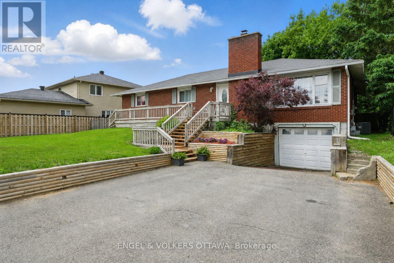 1427 Rosebella Avenue, Ottawa, Ontario  K1T 1E5 - Photo 2 - X13087904