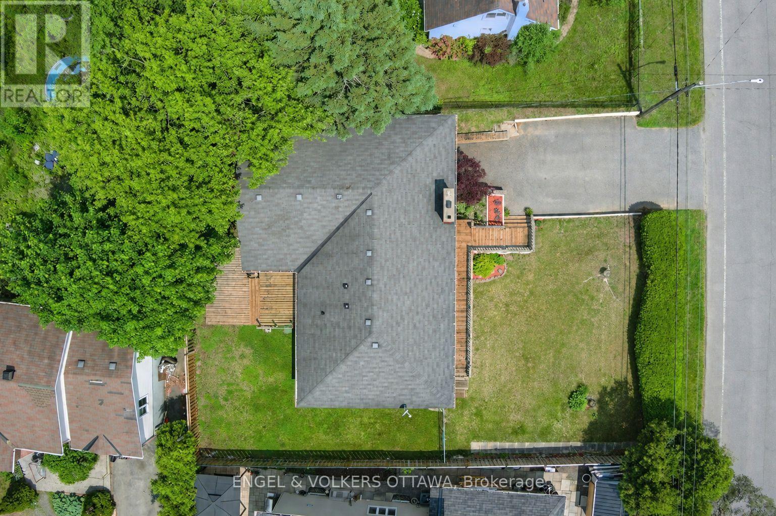 1427 Rosebella Avenue, Ottawa, Ontario  K1T 1E5 - Photo 3 - X13087904