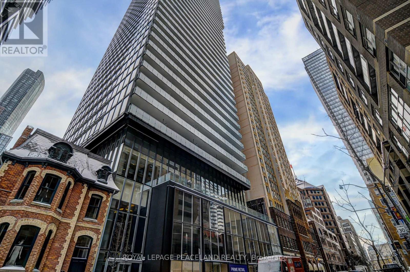 808 - 15 GRENVILLE STREET, Toronto, Ontario