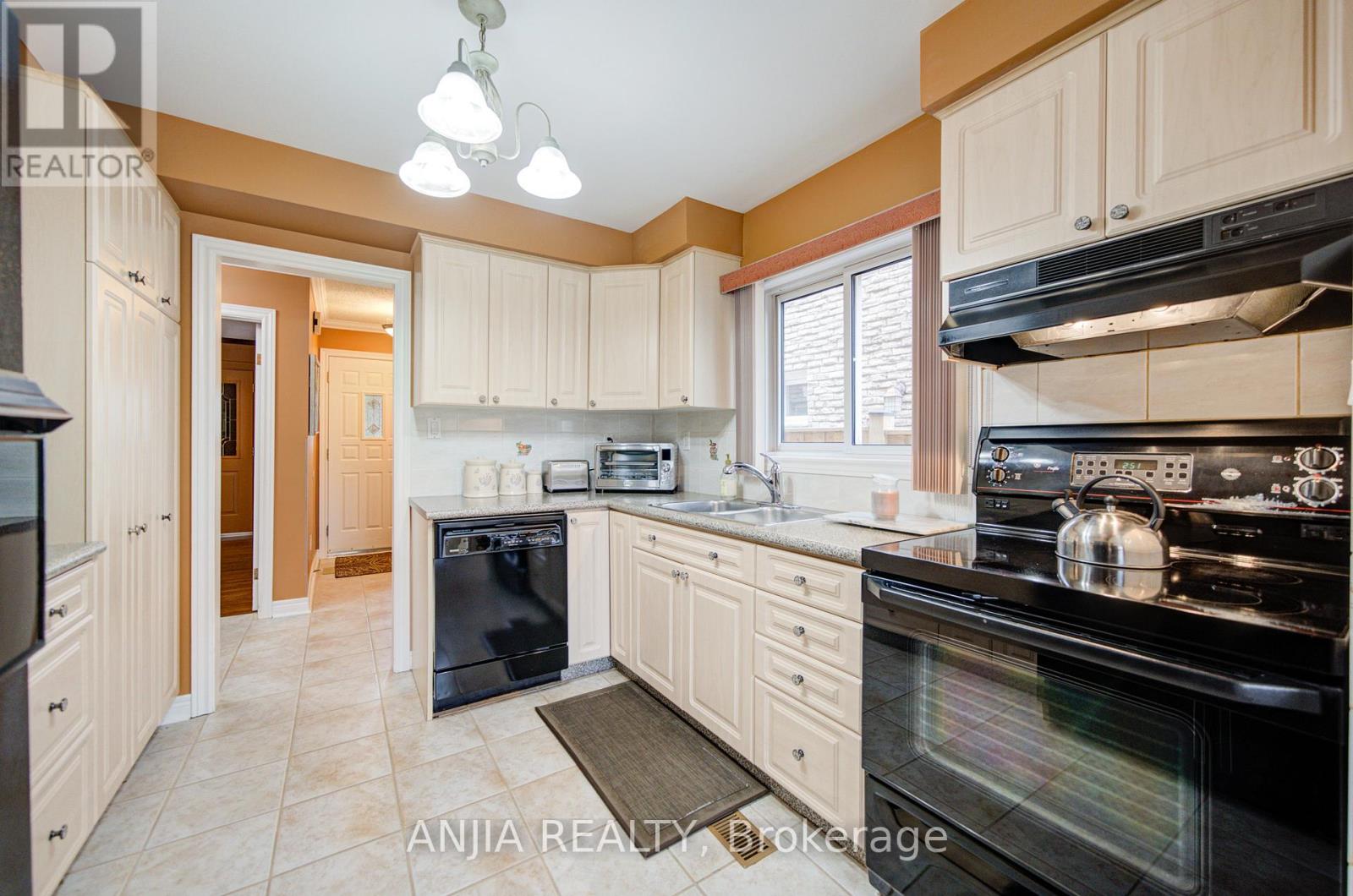 48 Upton Crescent, Markham, Ontario  L3R 3T4 - Photo 13 - N13087938