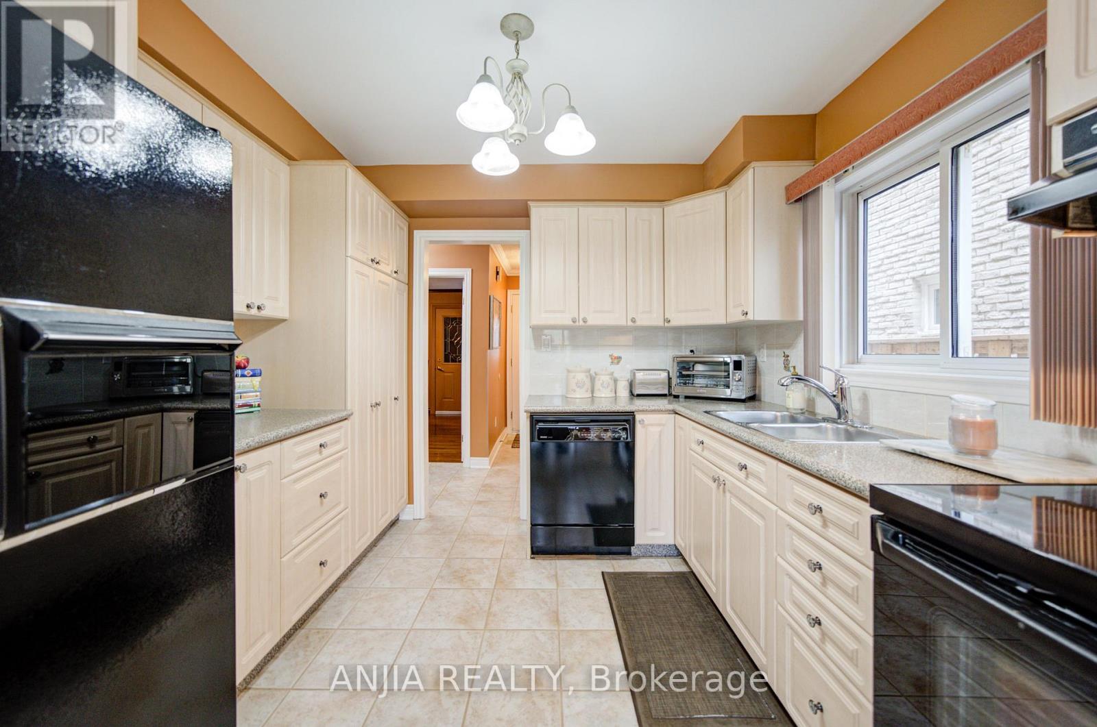 48 Upton Crescent, Markham, Ontario  L3R 3T4 - Photo 14 - N13087938