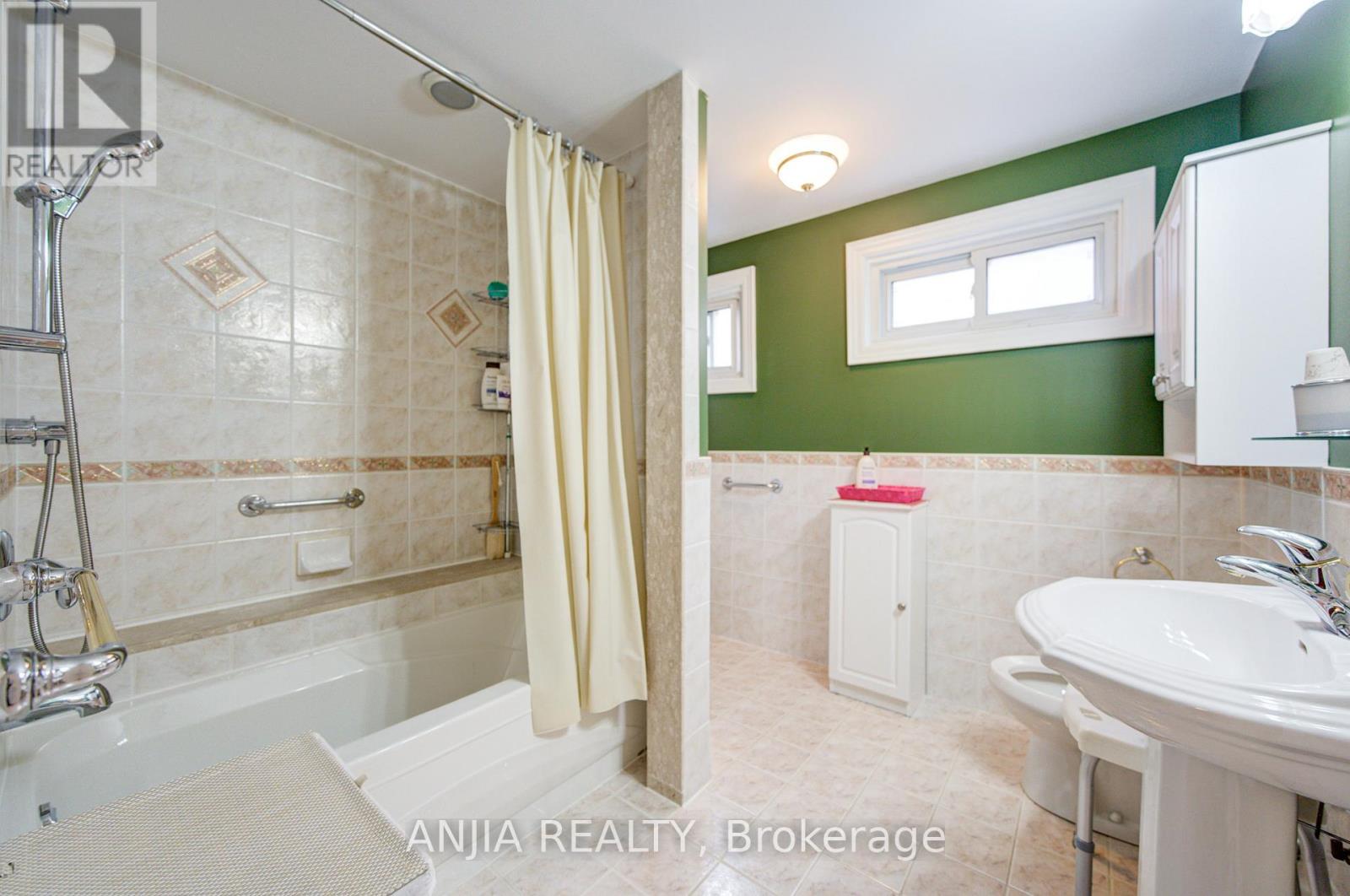 48 Upton Crescent, Markham, Ontario  L3R 3T4 - Photo 19 - N13087938