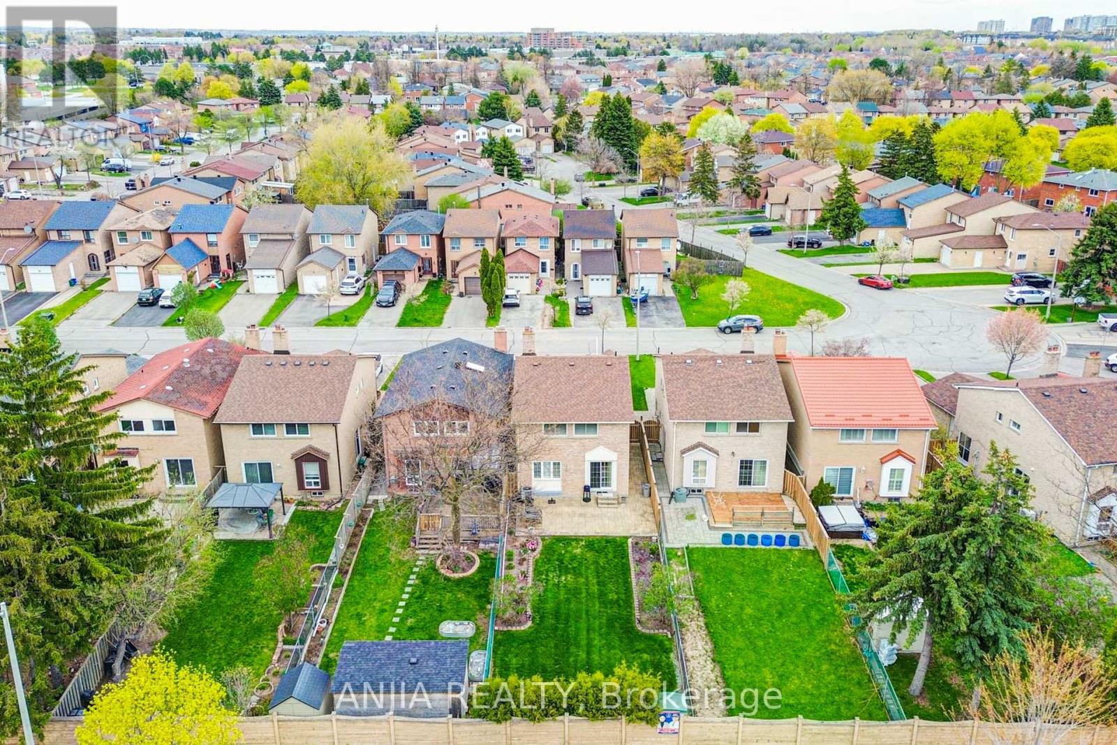 48 Upton Crescent, Markham, Ontario  L3R 3T4 - Photo 4 - N13087938