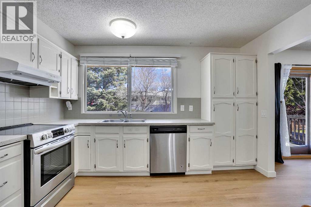 208 Dalcastle Court Nw, Calgary, Alberta  T3A 2A7 - Photo 14 - A2306174