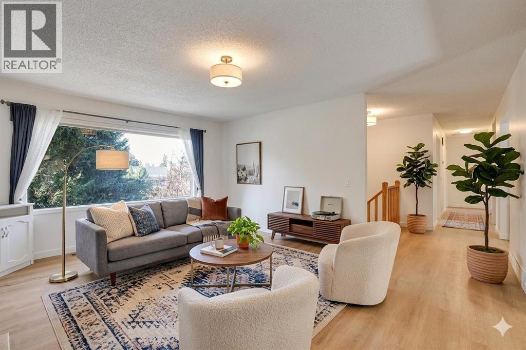 208 Dalcastle Court Nw, Calgary, Alberta  T3A 2A7 - Photo 5 - A2306174