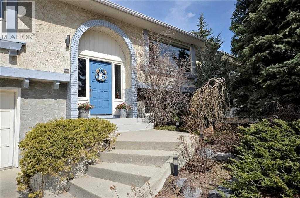 208 Dalcastle Court Nw, Calgary, Alberta  T3A 2A7 - Photo 3 - A2306174
