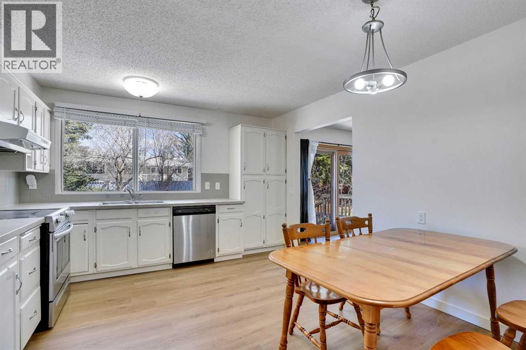 208 Dalcastle Court Nw, Calgary, Alberta  T3A 2A7 - Photo 13 - A2306174