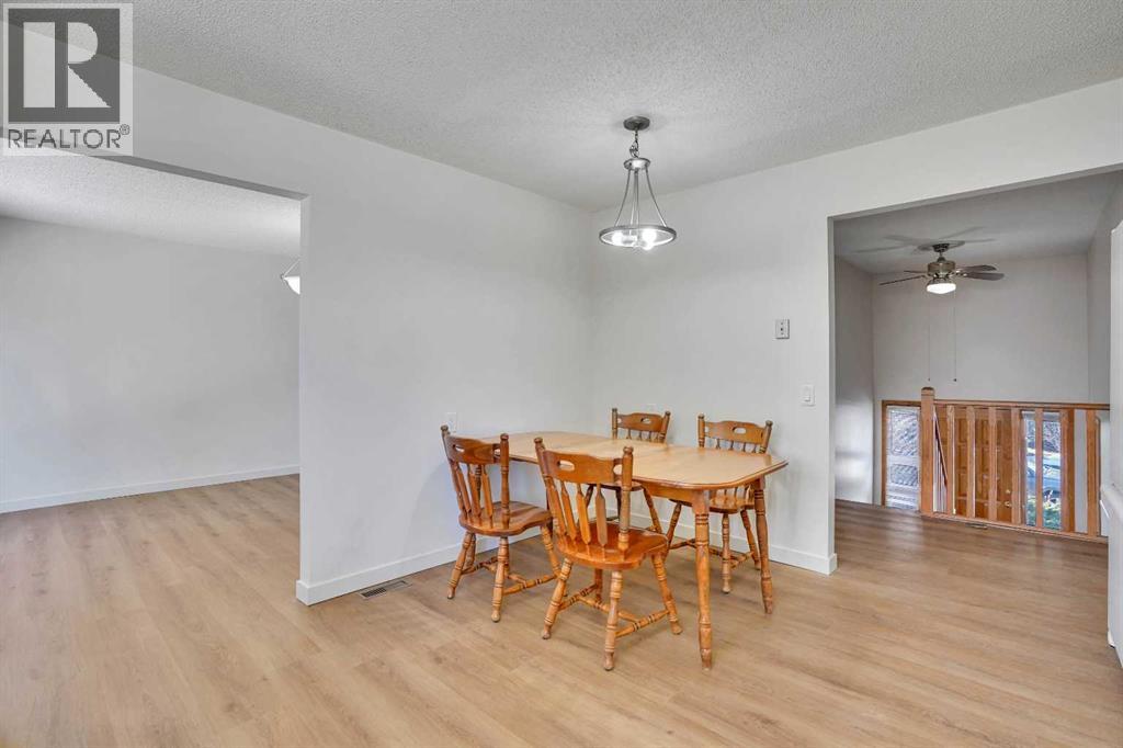 208 Dalcastle Court Nw, Calgary, Alberta  T3A 2A7 - Photo 15 - A2306174