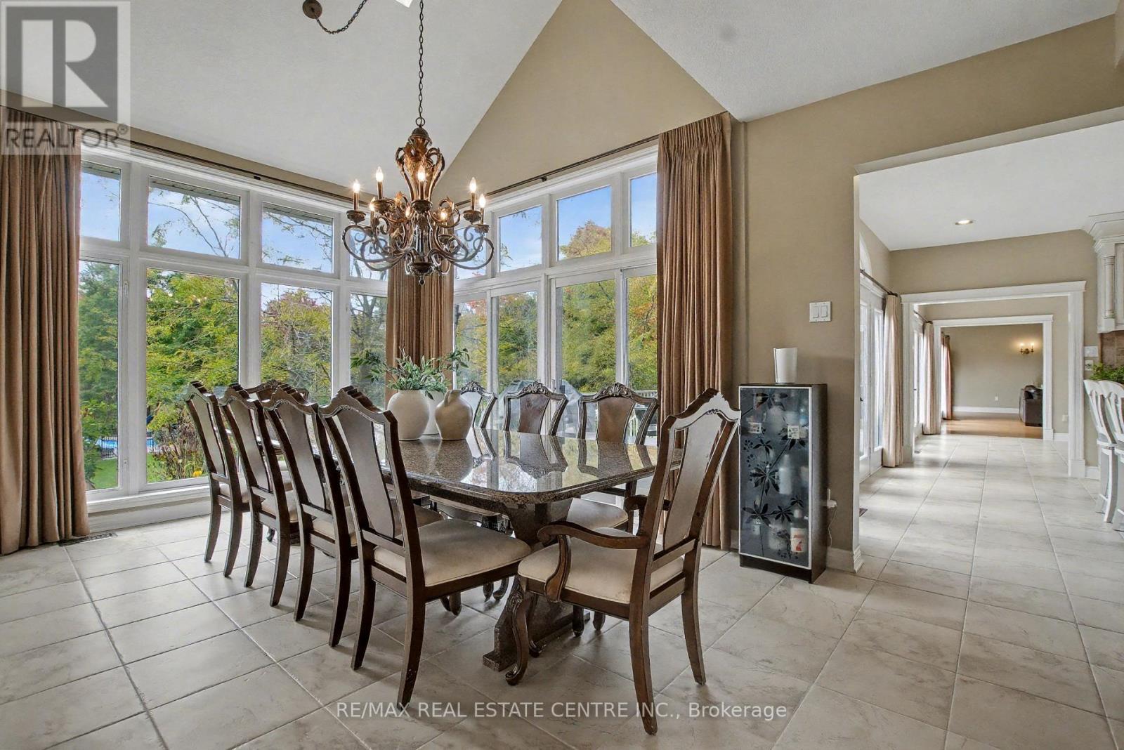 4220 Ennisclare Drive, Milton, Ontario  N0B 2K0 - Photo 17 - W13088030