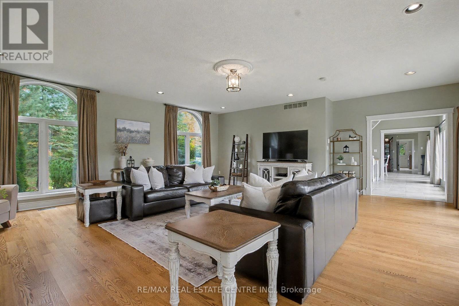 4220 Ennisclare Drive, Milton, Ontario  N0B 2K0 - Photo 9 - W13088030
