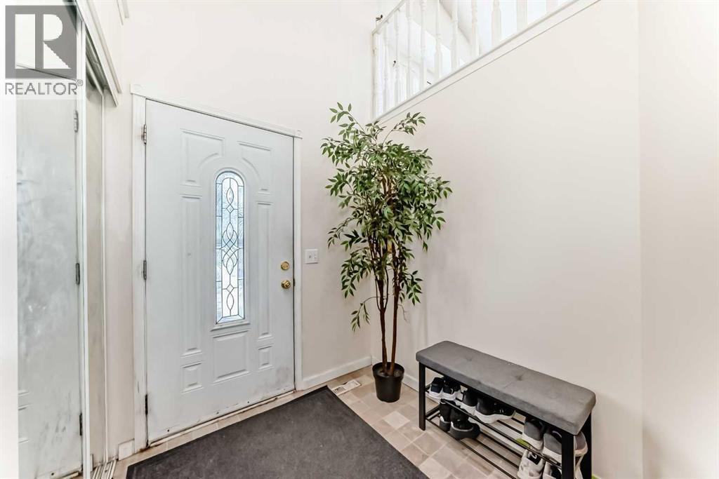 38 San Diego Way NE, Calgary, Alberta  T1Y 7A4 - Photo 3 - A2307988