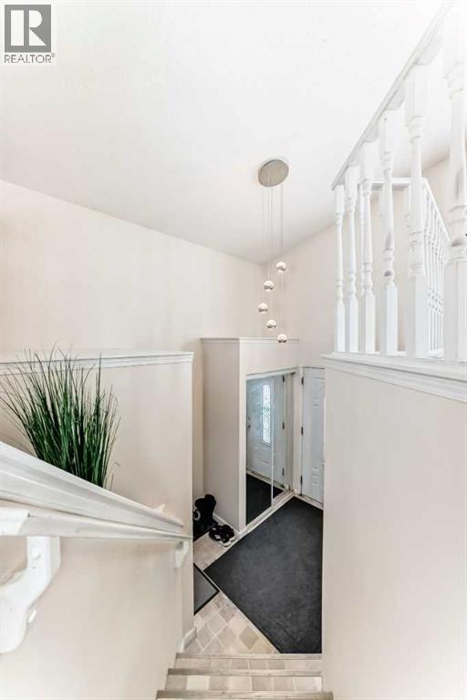 38 San Diego Way NE, Calgary, Alberta  T1Y 7A4 - Photo 4 - A2307988