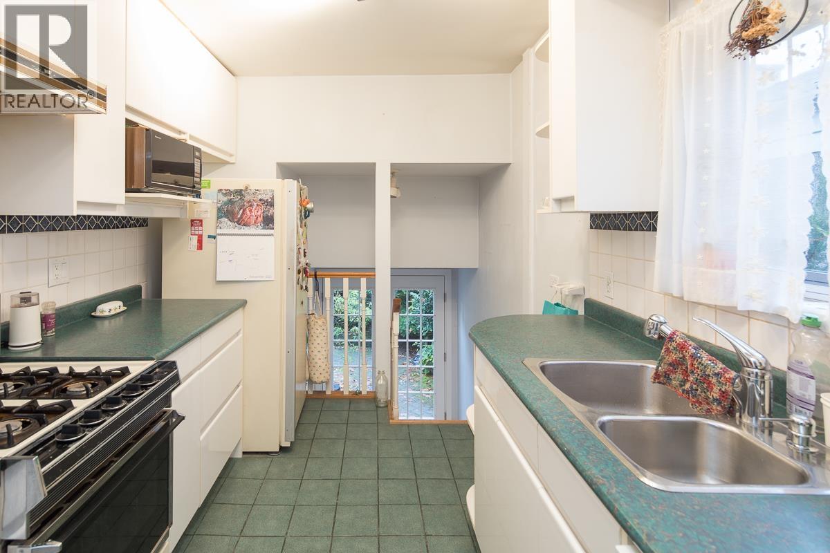 2305 W 3rd Avenue, Vancouver, British Columbia  V6K 1L6 - Photo 6 - R3067479