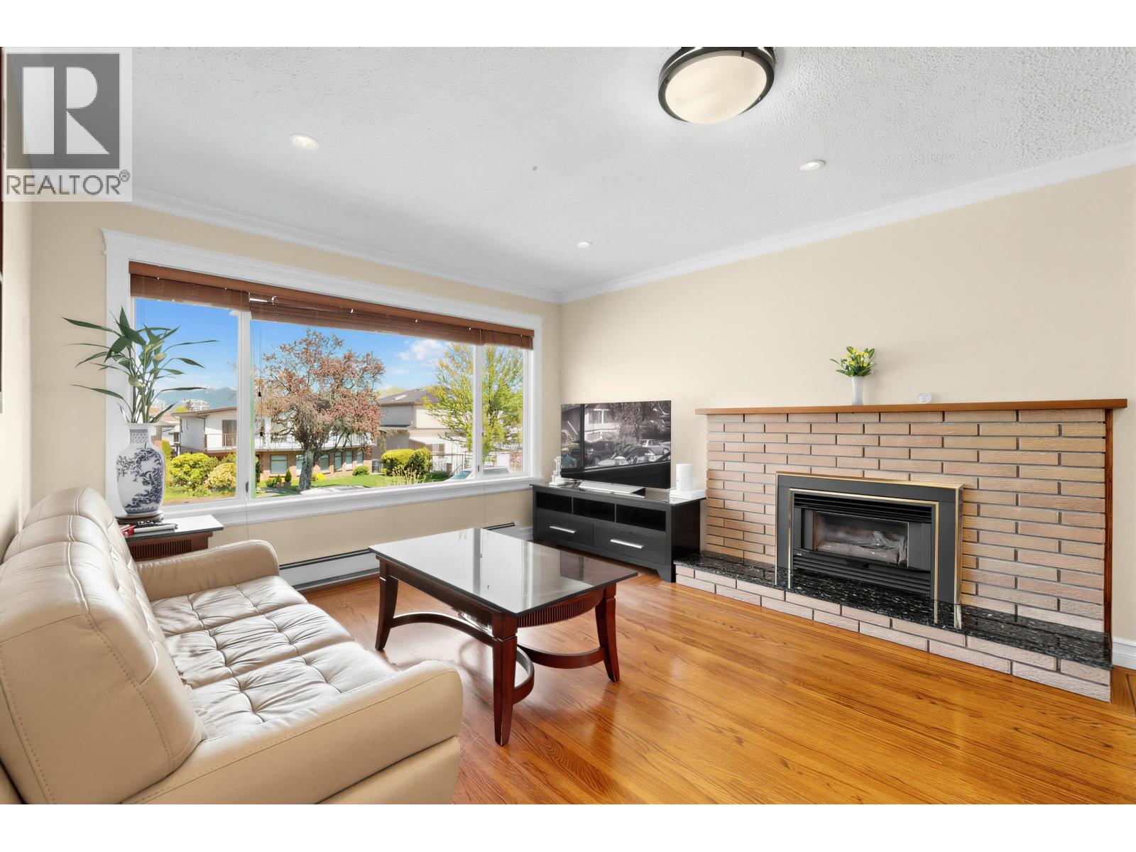 2166 E 39th Avenue, Vancouver, British Columbia  V5P 1H7 - Photo 4 - R3118815