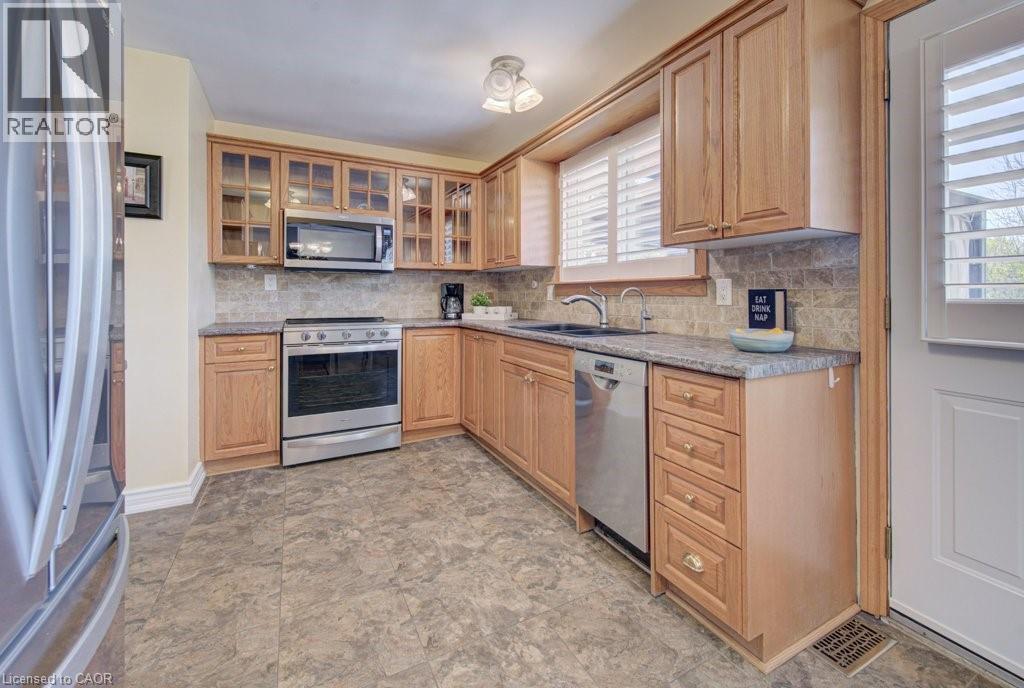 682 Glen Forrest Boulevard, Waterloo, Ontario  N2L 4K6 - Photo 9 - 40823335