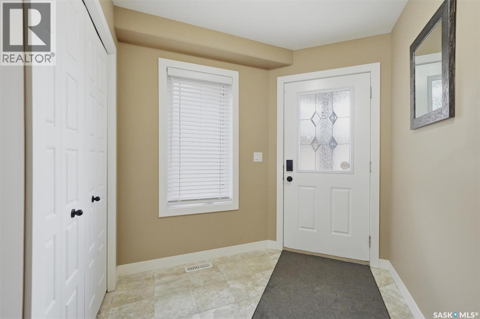 338 Bassett Road, Martensville, Saskatchewan  S0K 2T1 - Photo 4 - SK034997