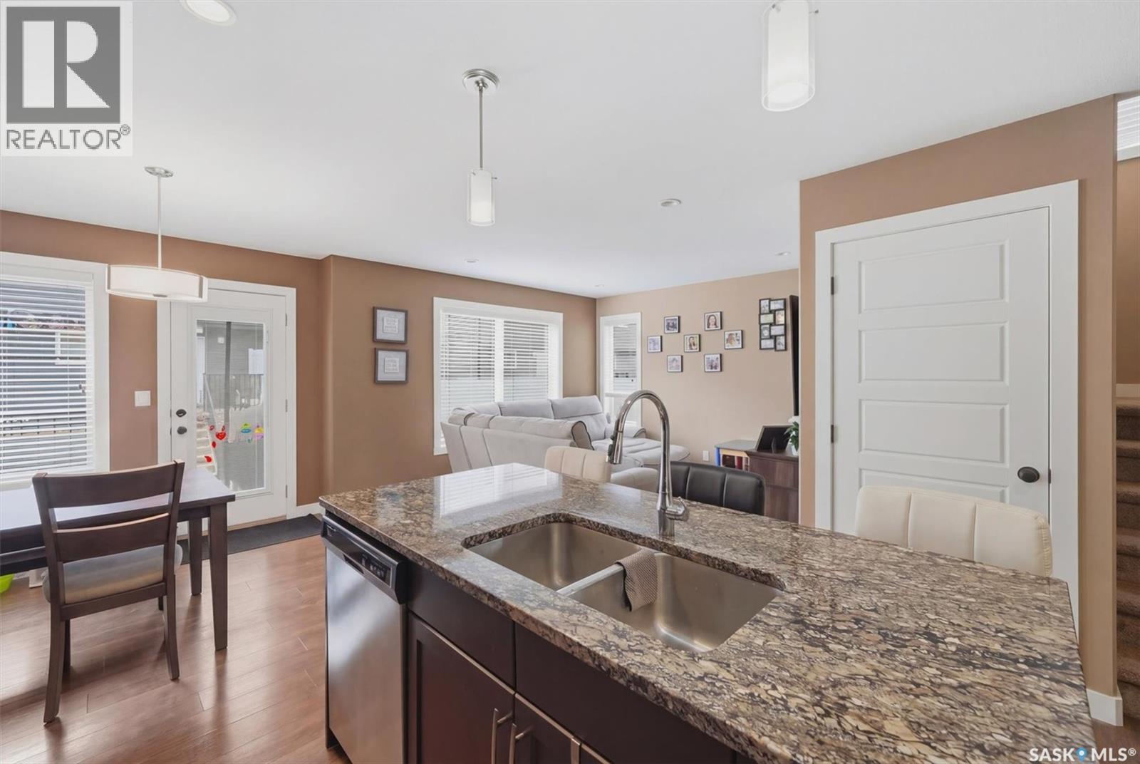 338 Bassett Road, Martensville, Saskatchewan  S0K 2T1 - Photo 9 - SK034997