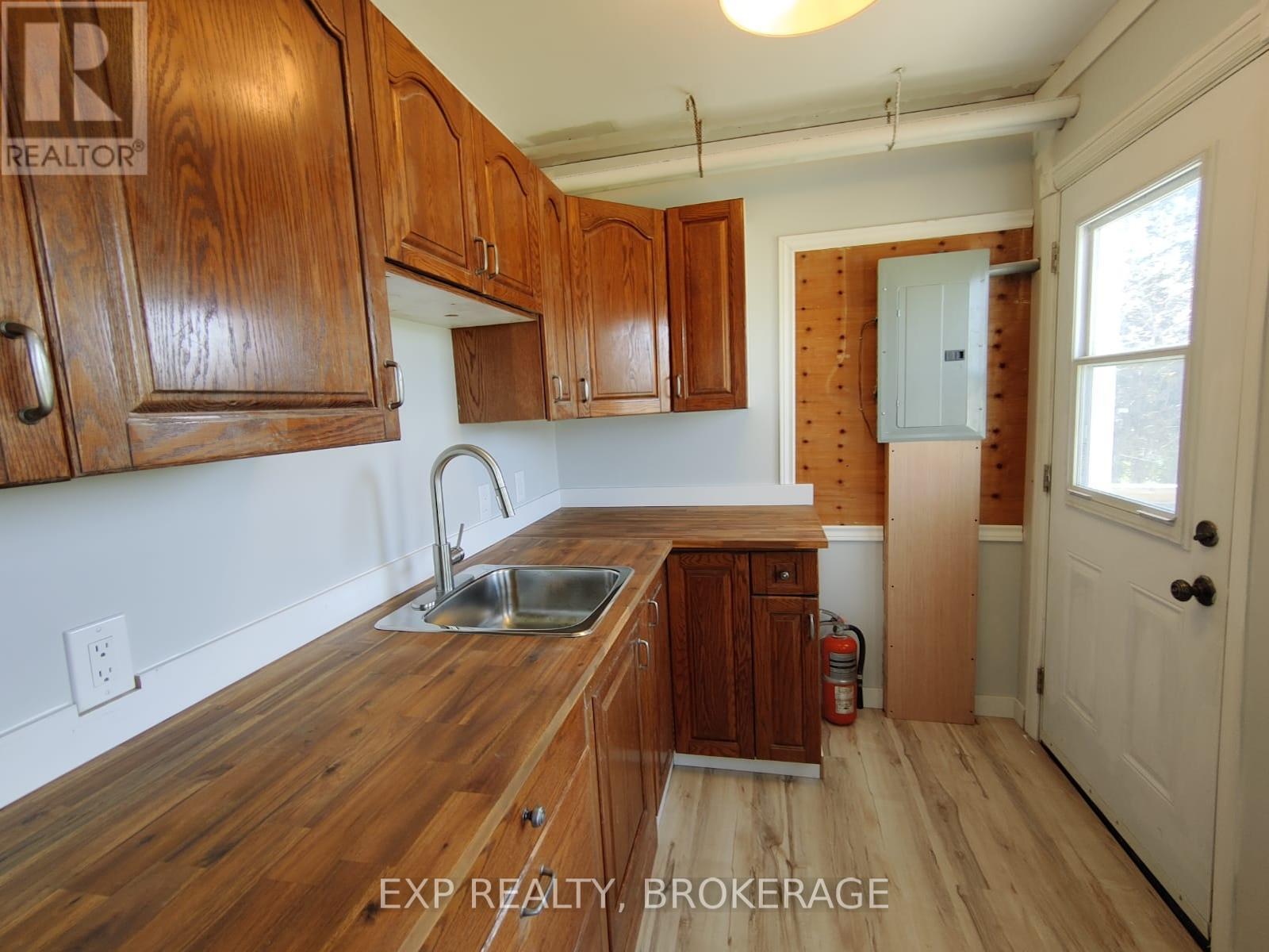14 Louis Street, Brockville, Ontario  K6V 4H5 - Photo 7 - X13088116