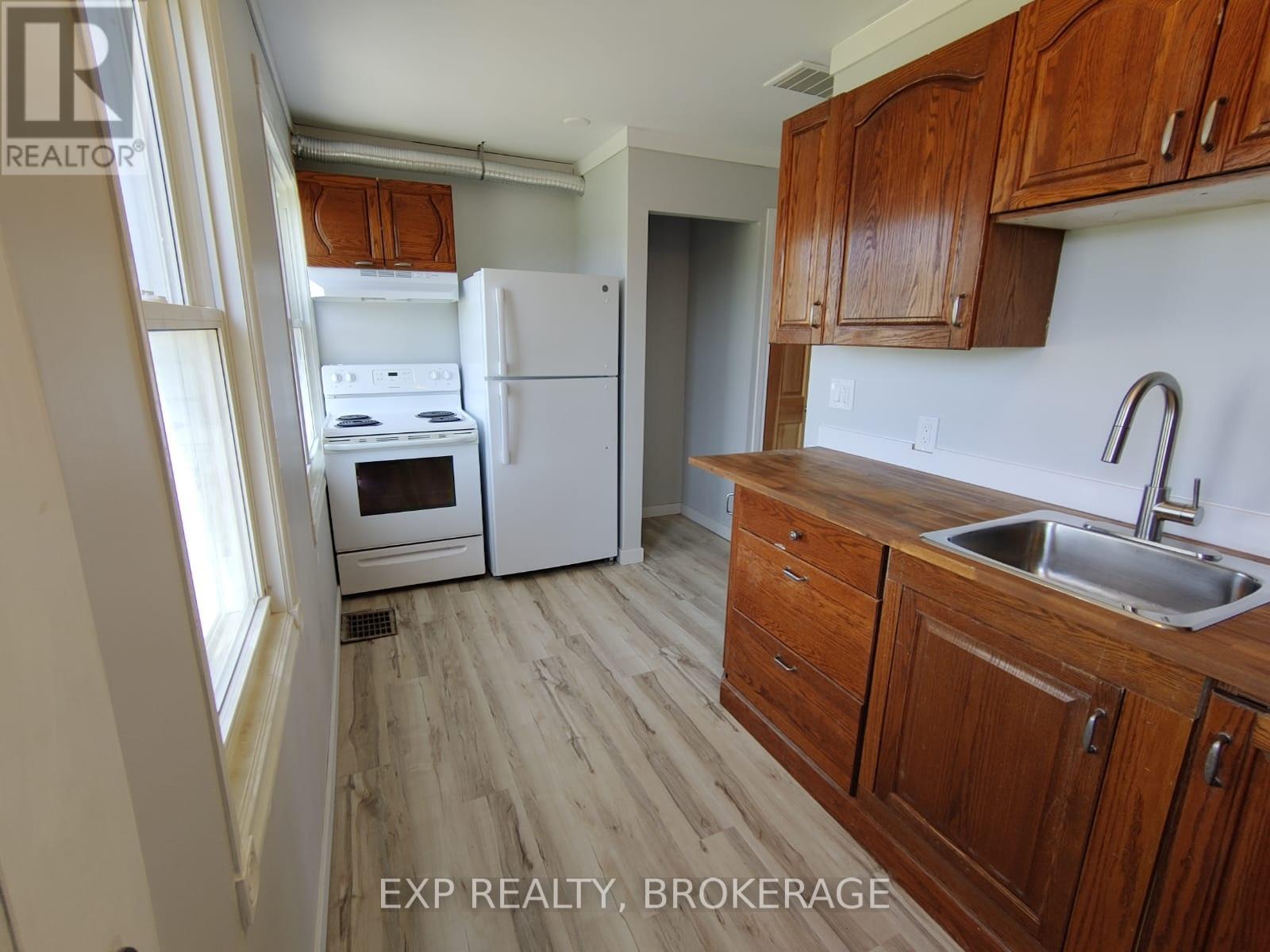 14 Louis Street, Brockville, Ontario  K6V 4H5 - Photo 8 - X13088116