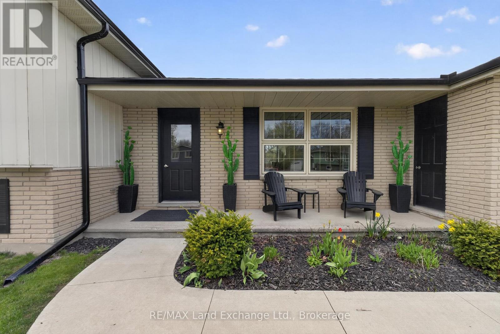 752 Palmateer Drive, Kincardine, Ontario  N2Z 1R8 - Photo 2 - X13088126