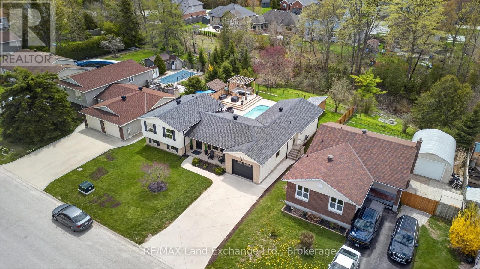 752 Palmateer Drive, Kincardine, Ontario  N2Z 1R8 - Photo 4 - X13088126