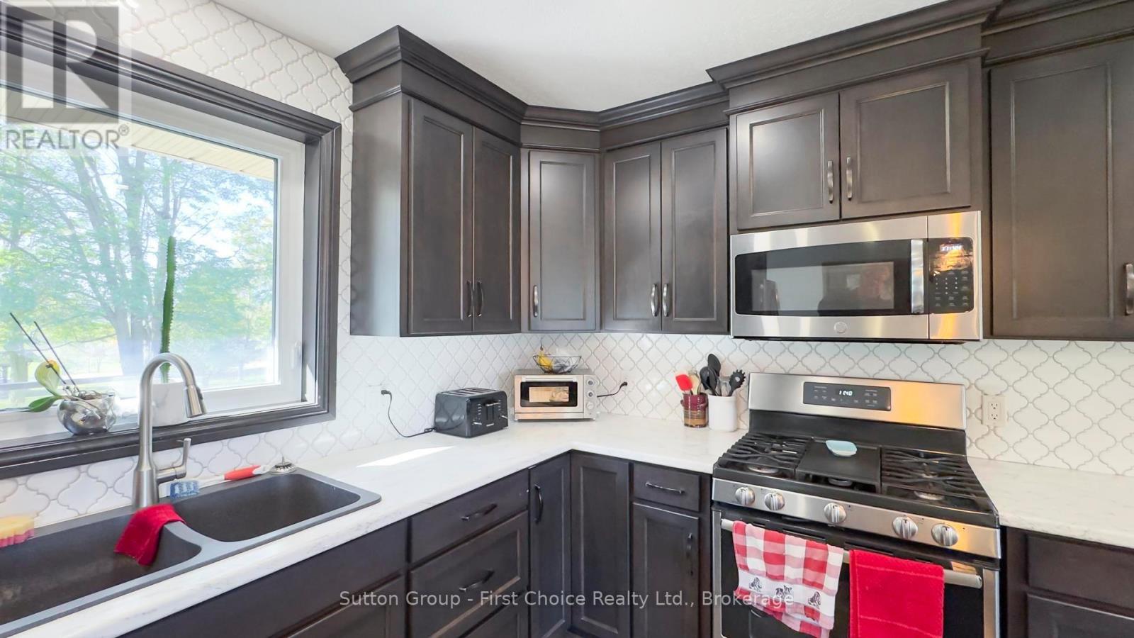 10 Bayfield Street E, Huron East, Ontario  N0K 1G0 - Photo 15 - X13088184