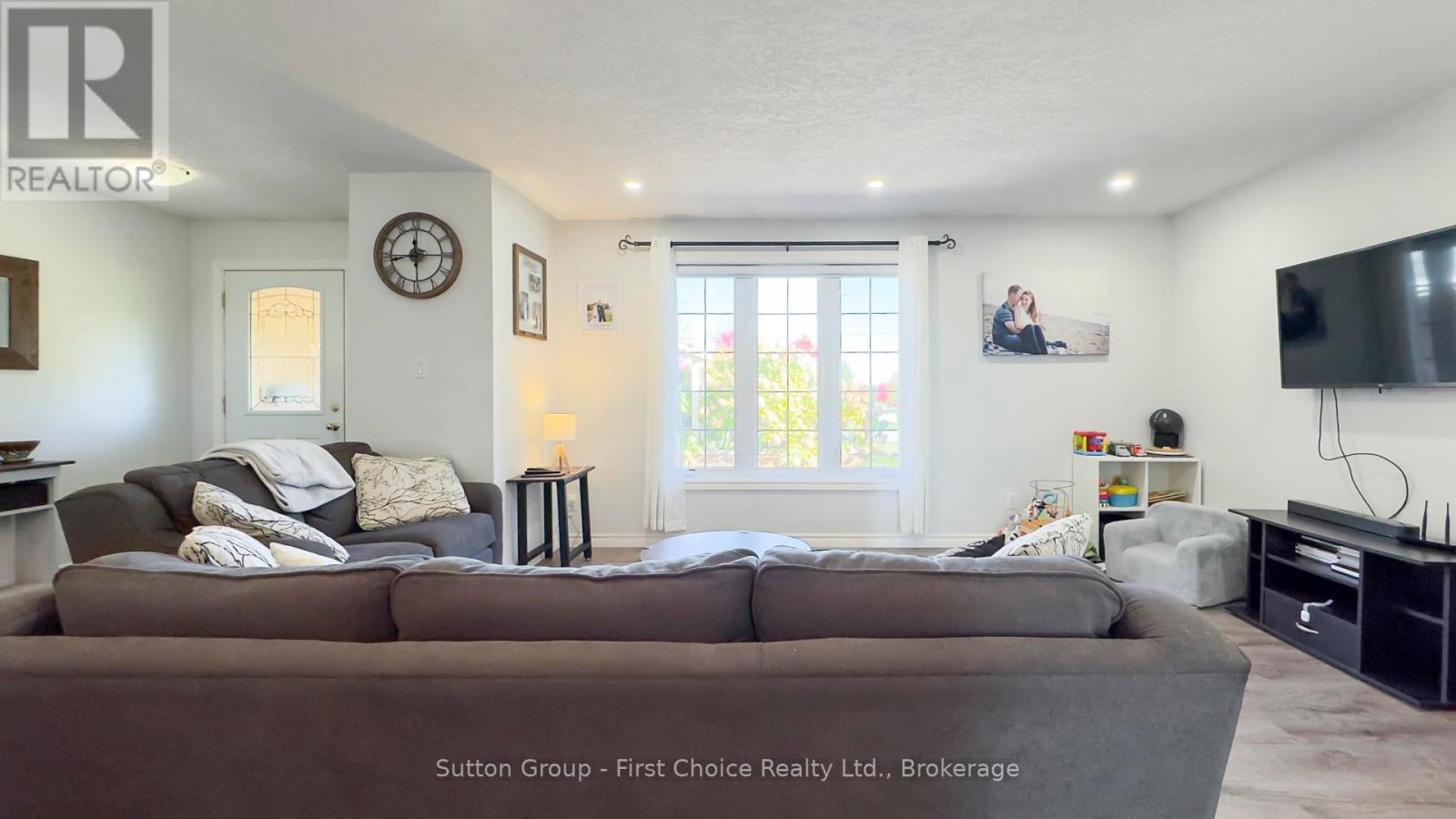 10 Bayfield Street E, Huron East, Ontario  N0K 1G0 - Photo 19 - X13088184
