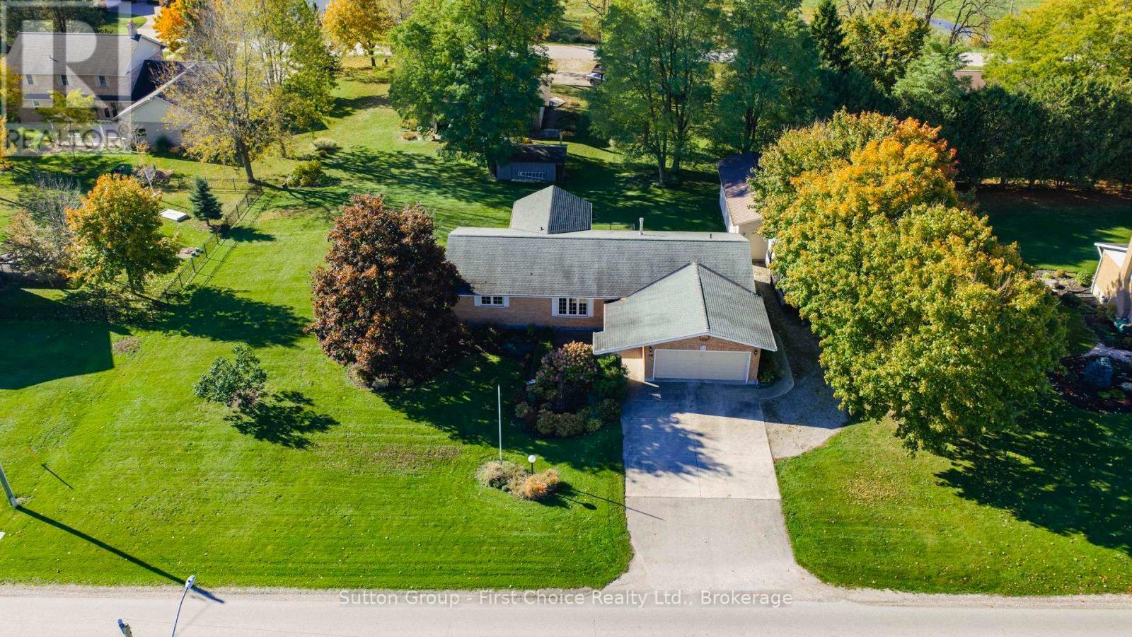 10 Bayfield Street E, Huron East, Ontario  N0K 1G0 - Photo 2 - X13088184