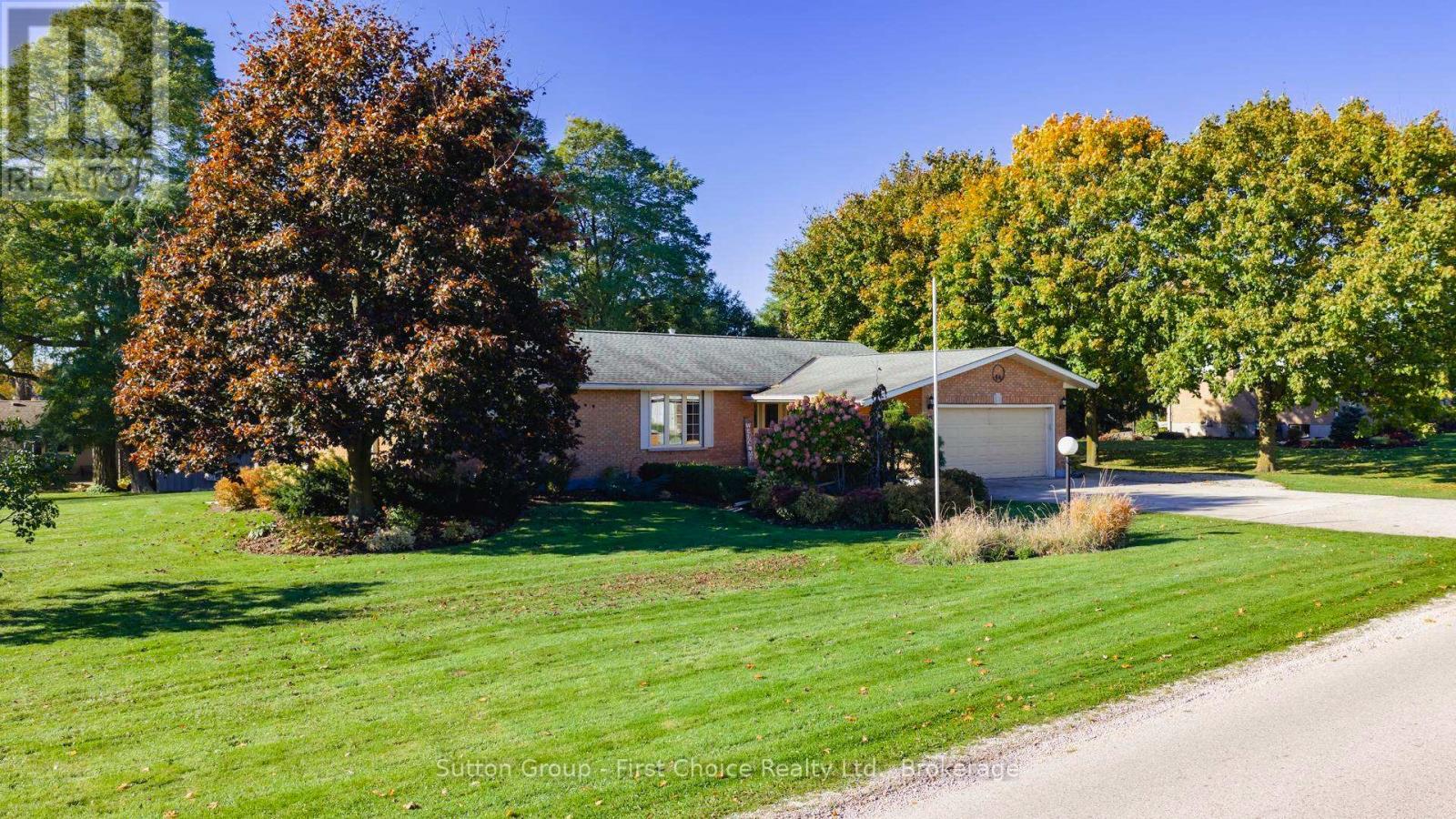 10 Bayfield Street E, Huron East, Ontario  N0K 1G0 - Photo 3 - X13088184