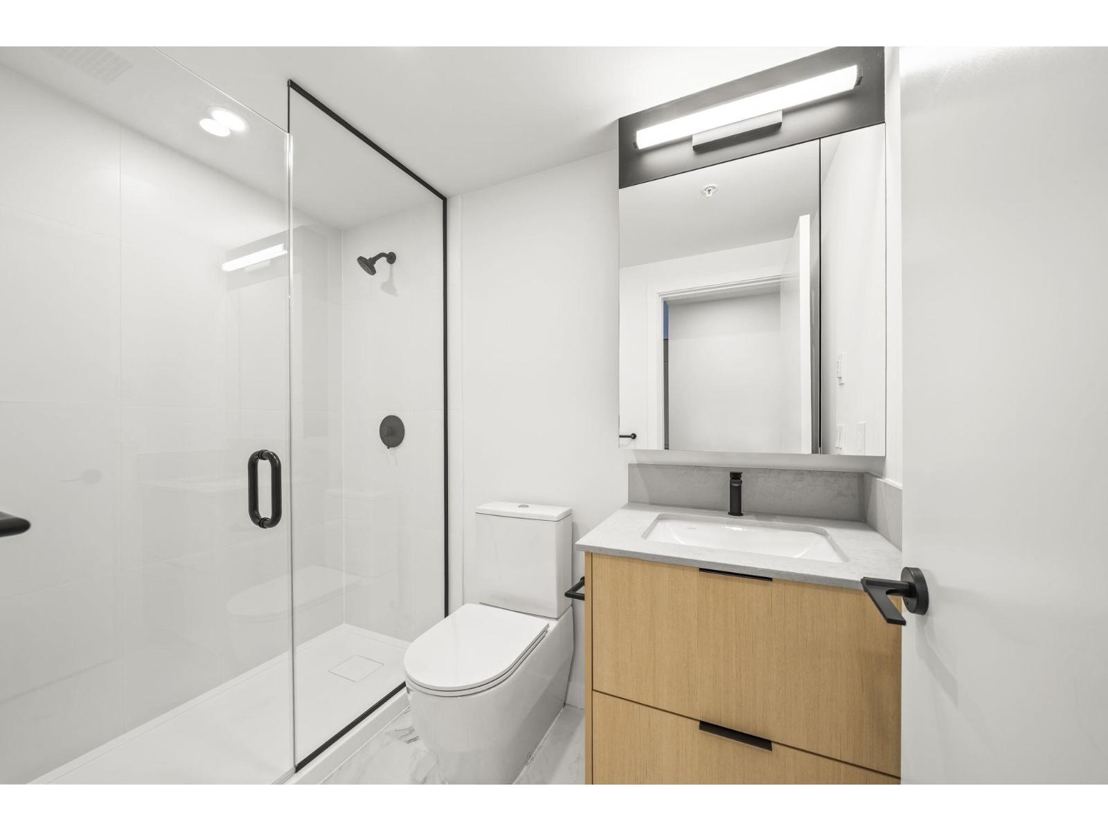 21xx 13738 Central Avenue, Surrey, British Columbia  V3T 0X5 - Photo 10 - R3120096