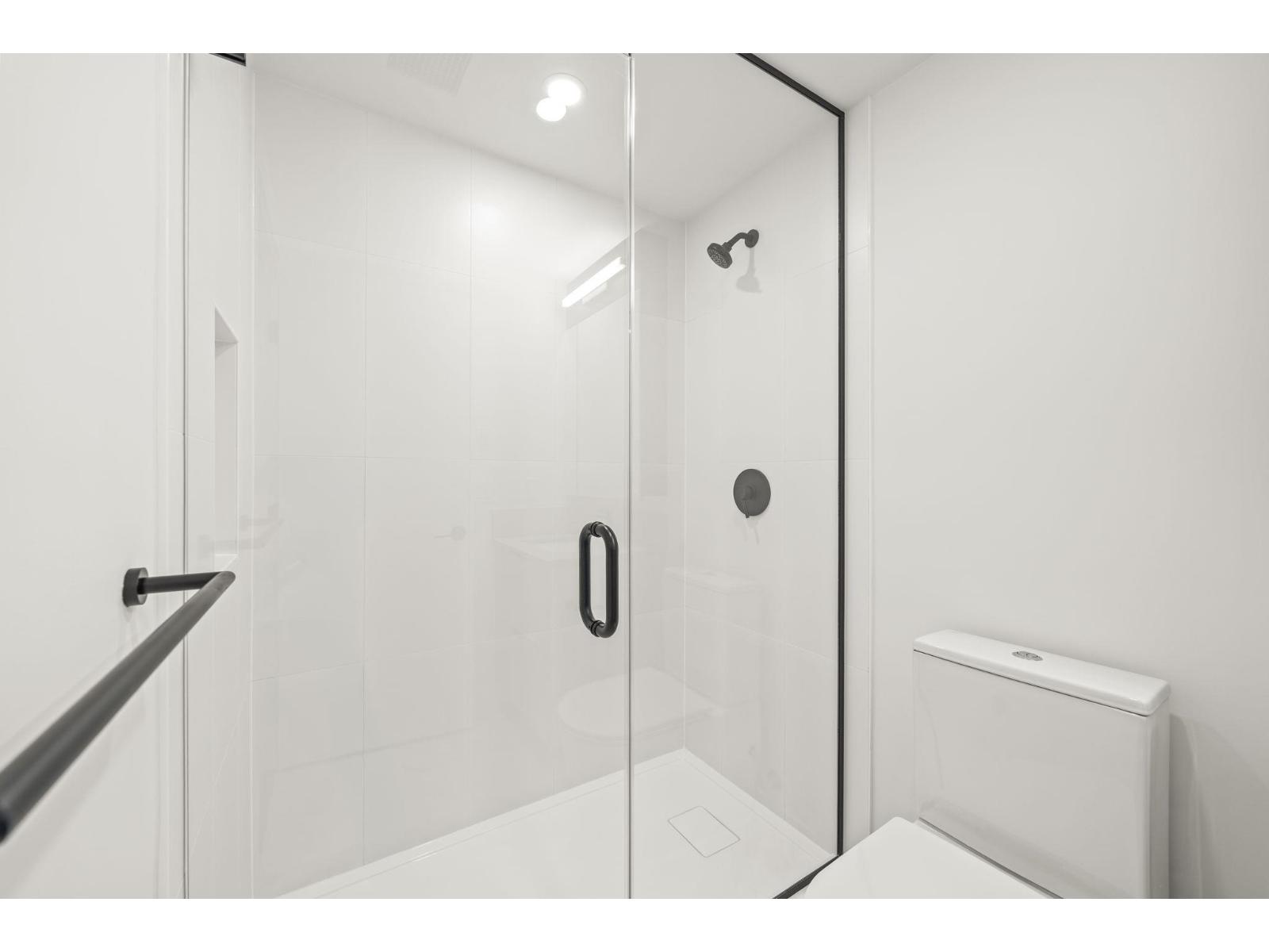 21xx 13738 Central Avenue, Surrey, British Columbia  V3T 0X5 - Photo 11 - R3120096
