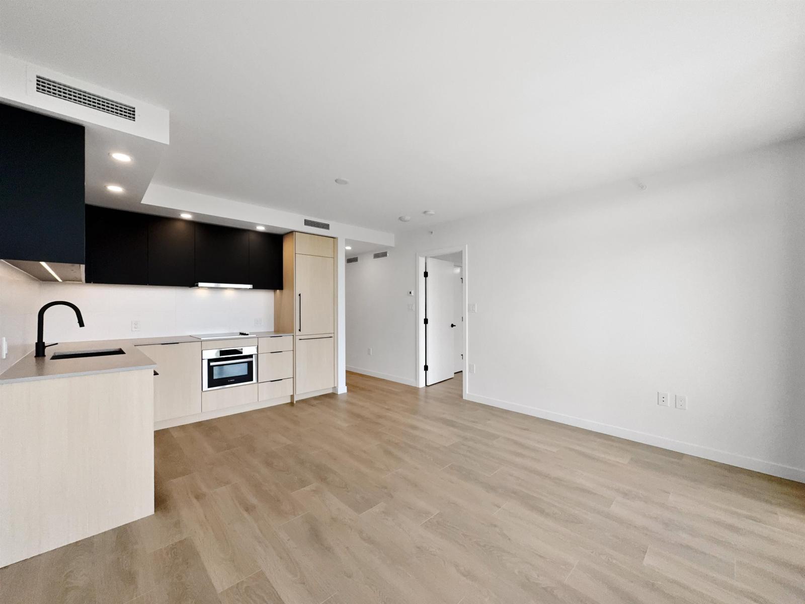 29xx 13738 Central Avenue, Surrey, British Columbia  V3T 0X5 - Photo 6 - R3120097