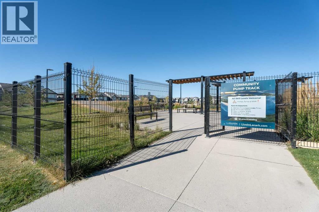 332 Lawthorn Way SE, Airdrie, Alberta  T4A 3M7 - Photo 34 - A2287750