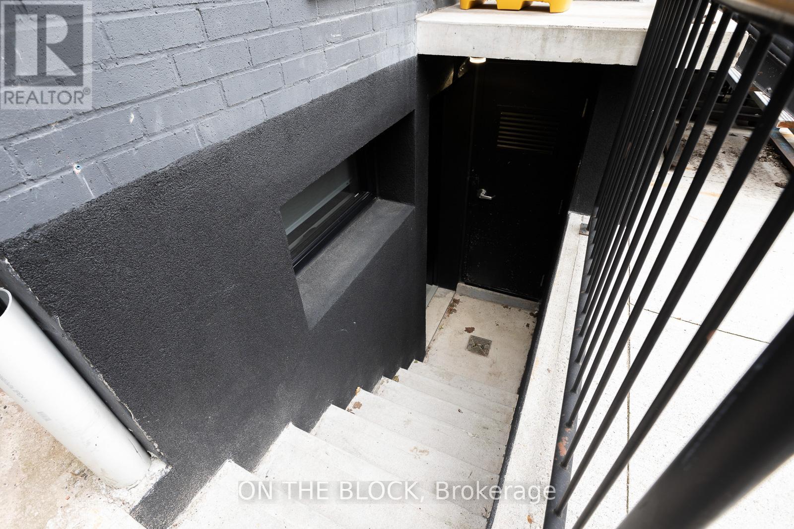 1041 College Street, Toronto, Ontario  M6H 1B1 - Photo 16 - C13050516