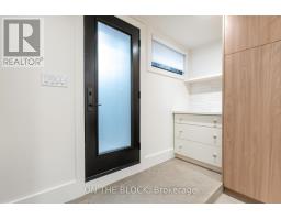 1041 COLLEGE STREET, Toronto, Ontario