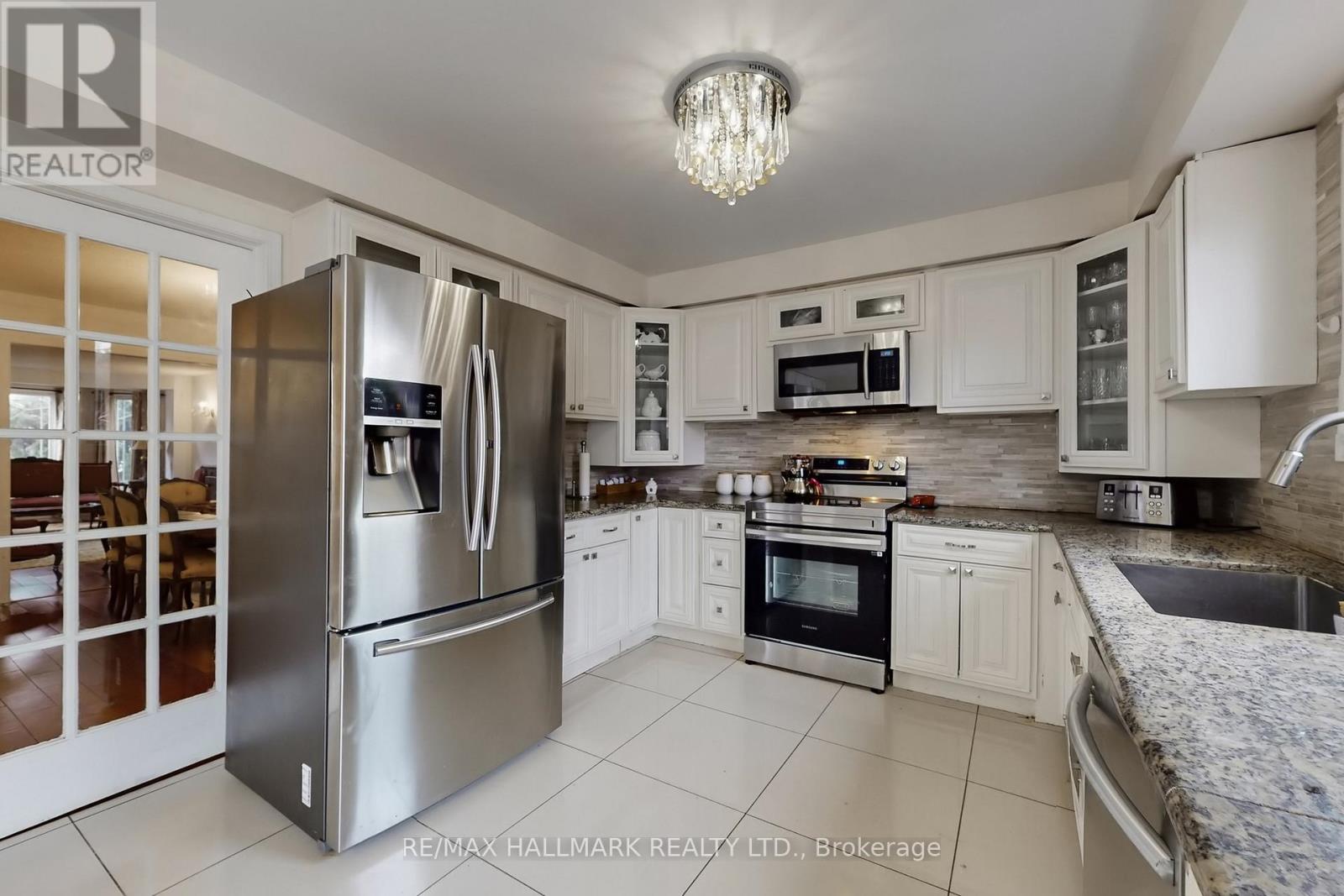 97 Stave Crescent, Richmond Hill, Ontario L4C 9J2 - Photo 14 - N12916950