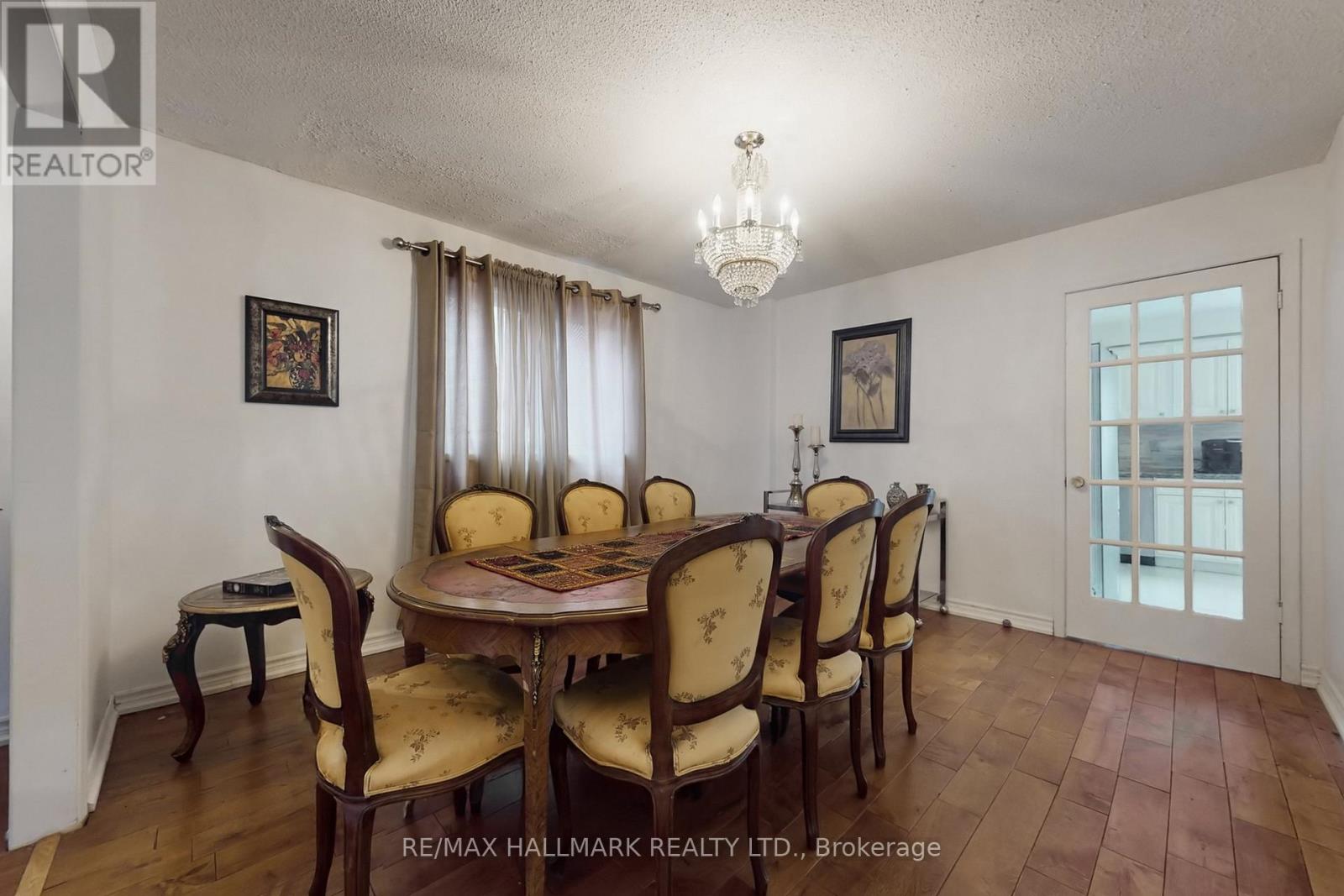 97 Stave Crescent, Richmond Hill, Ontario L4C 9J2 - Photo 9 - N12916950