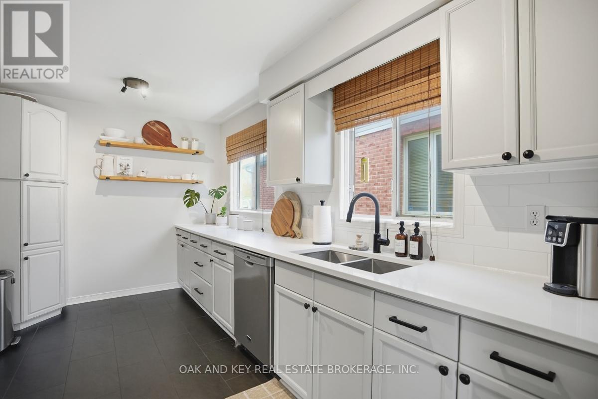 833 Deveron Crescent, London South (South J), Ontario  N5Z 5B4 - Photo 9 - X13088136