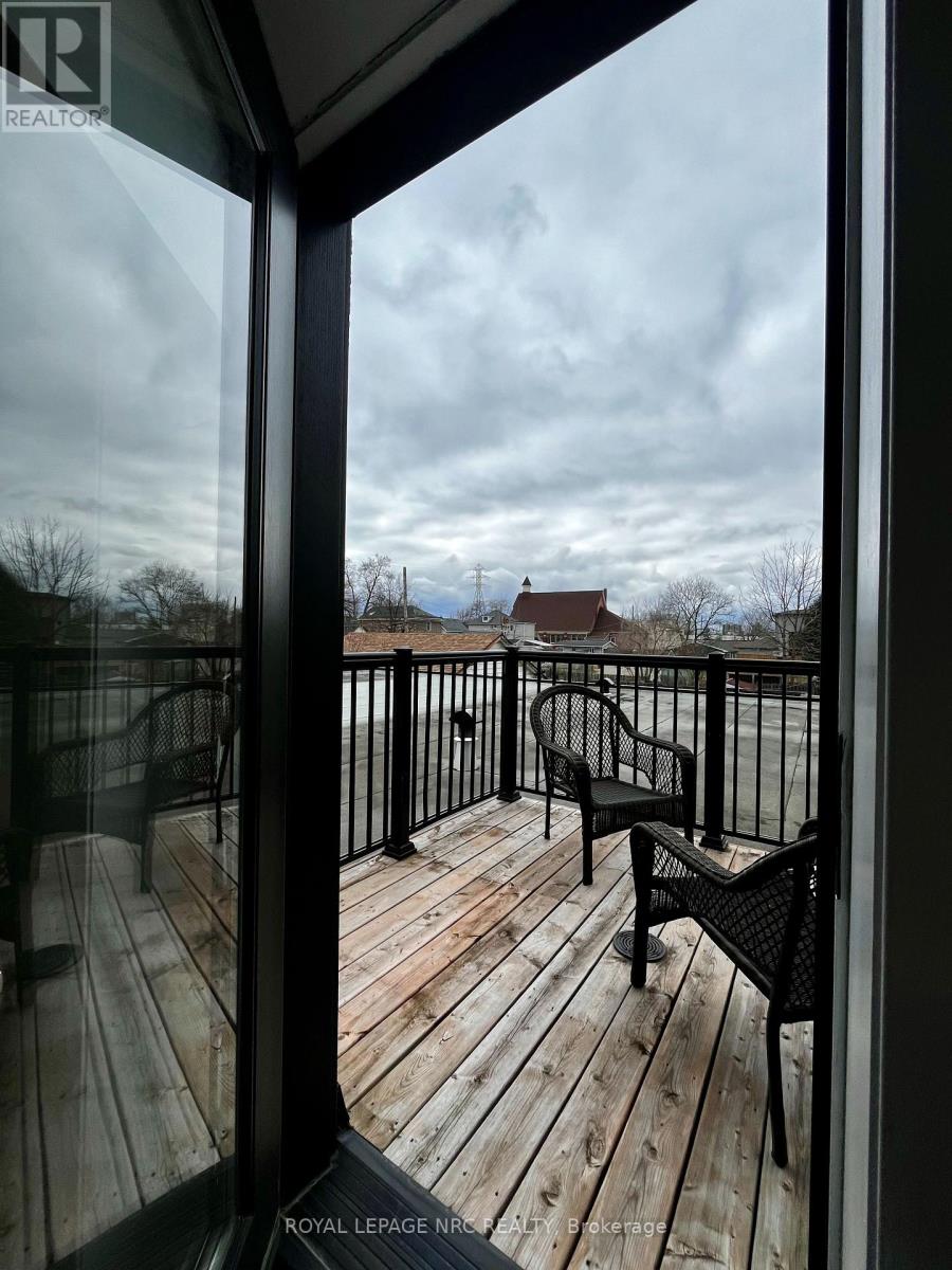 12 - 405 Merritt Street, St. Catharines, Ontario  L2P 1P5 - Photo 4 - X12882354